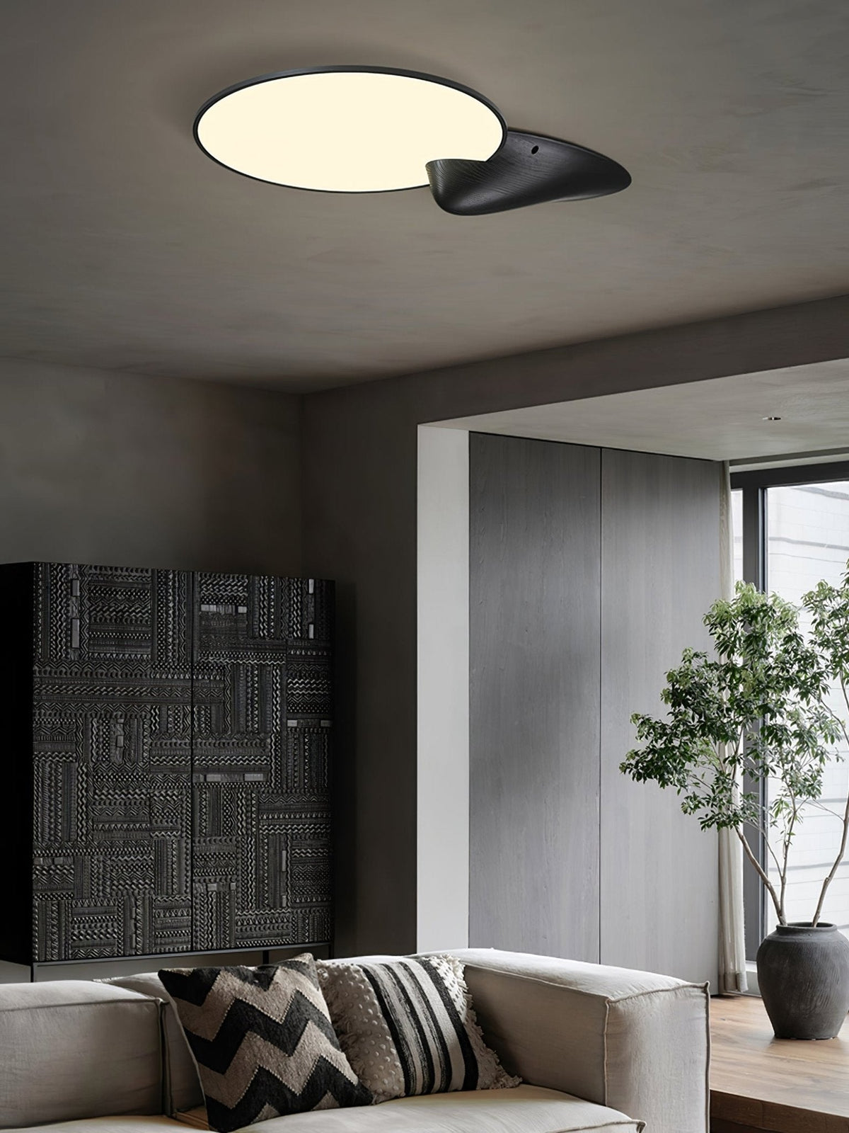 Zovenel eksklusiv loftlampe i træ med elegant spidsdesign