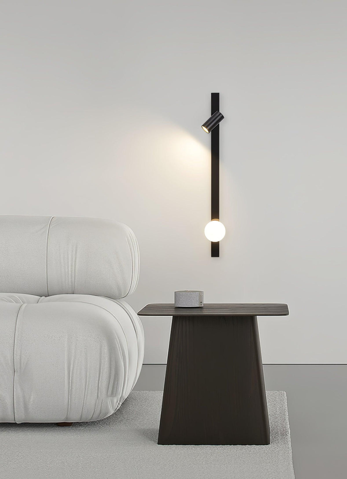 Candeeiro de parede Aloz minimalista em latão e vidro