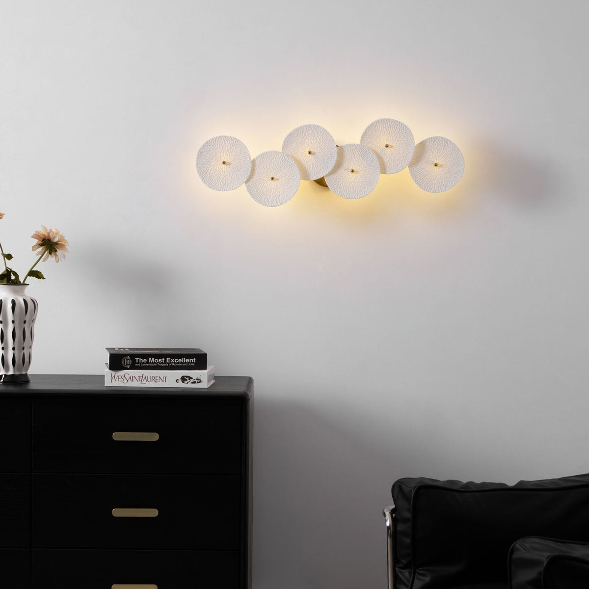 Jesse Elegance Nordic Art Petal Wall Lamp
