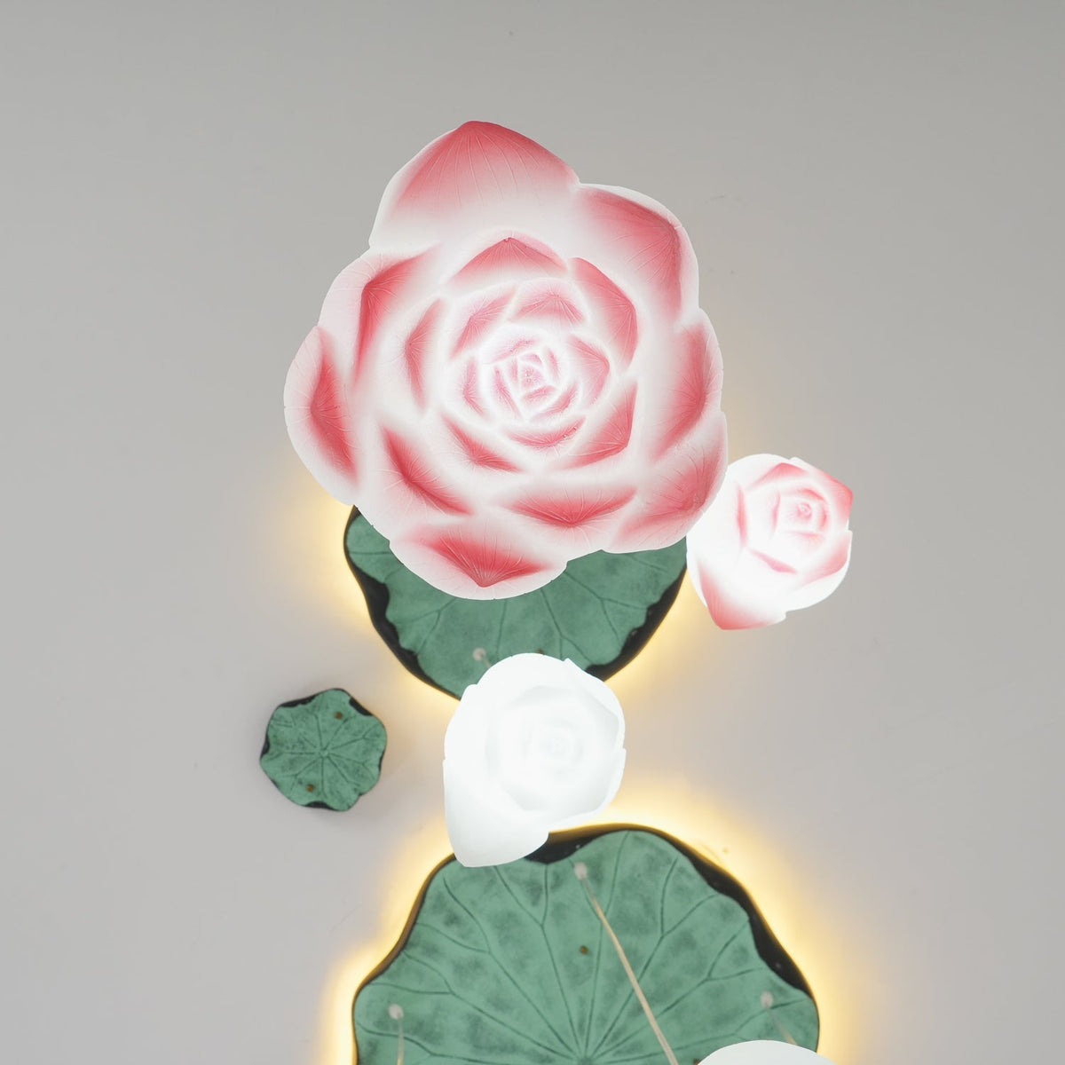 Rivinira lysekrone med lotusblomster, pendel, pink og hvid, 7 lyskilder