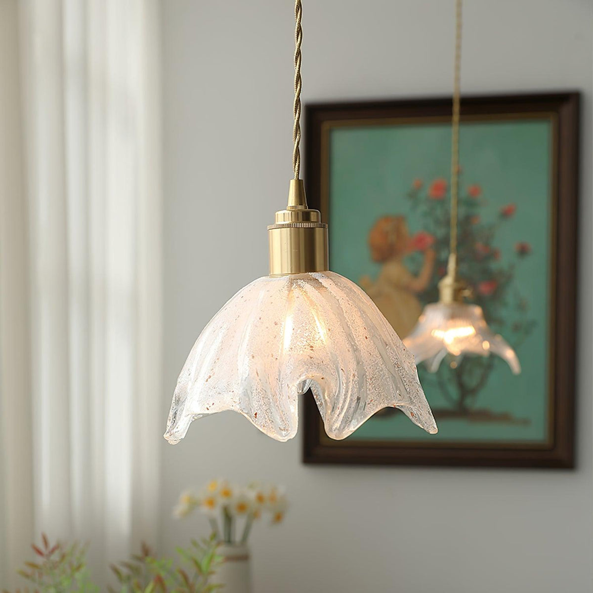 Deveny pendellampe i messing med rillet glaslotus vintage