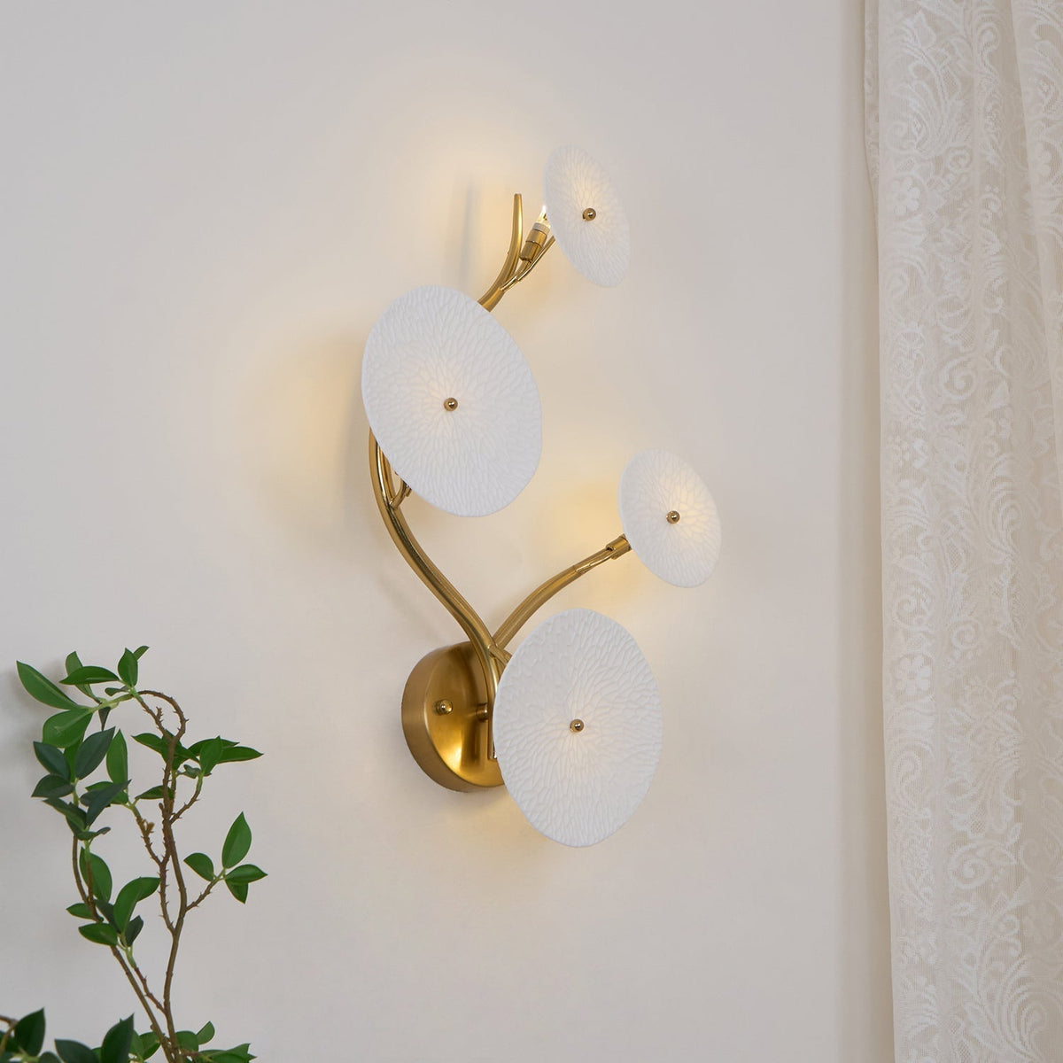 Kaivo Lotus Petal Wall Lamp