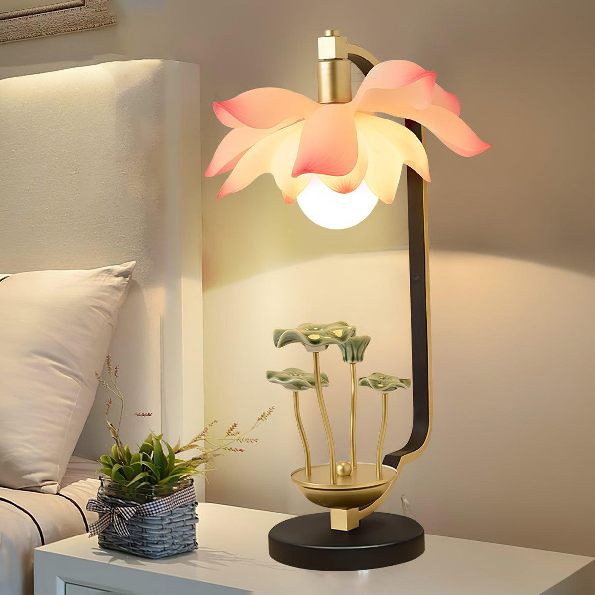 Olivia bordlampe i naturlig keramik