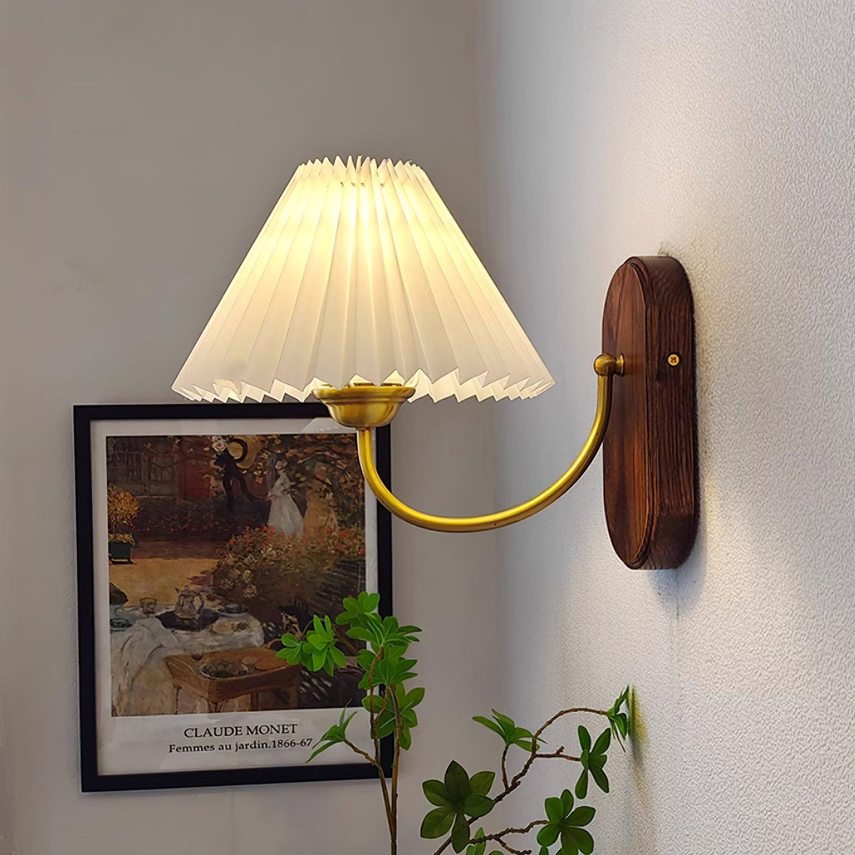 Teriirainen vintage-laskostetulla kuvulla varustettu seinävalaisin