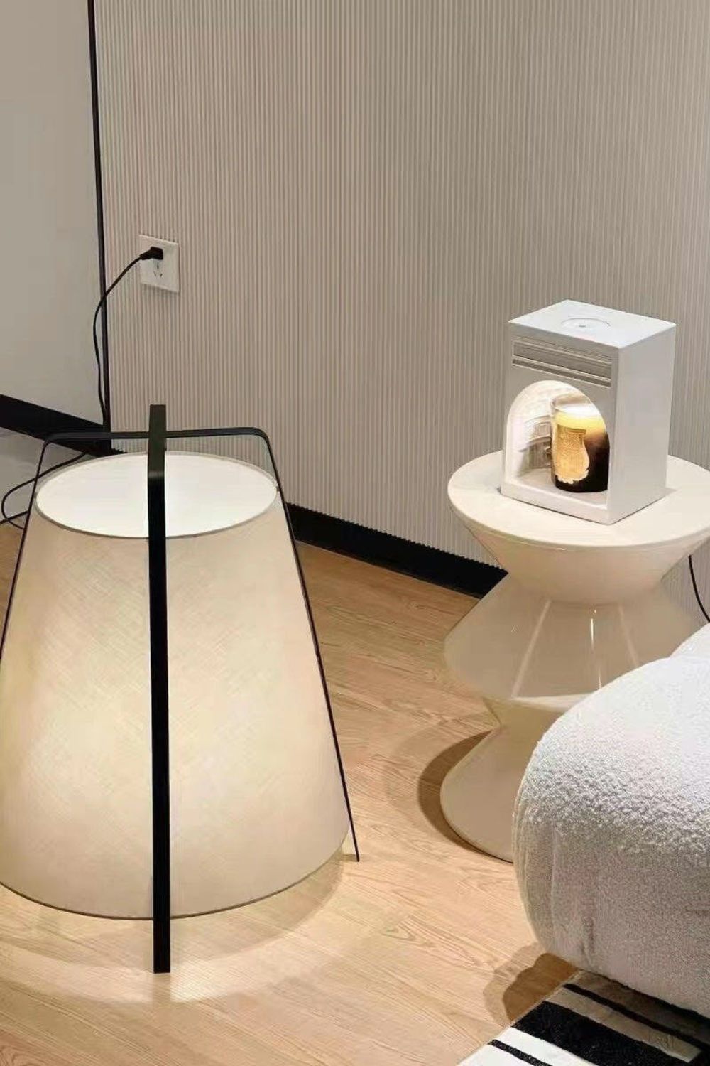 Candeeiro de mesa Zild em tecido escandinavo
