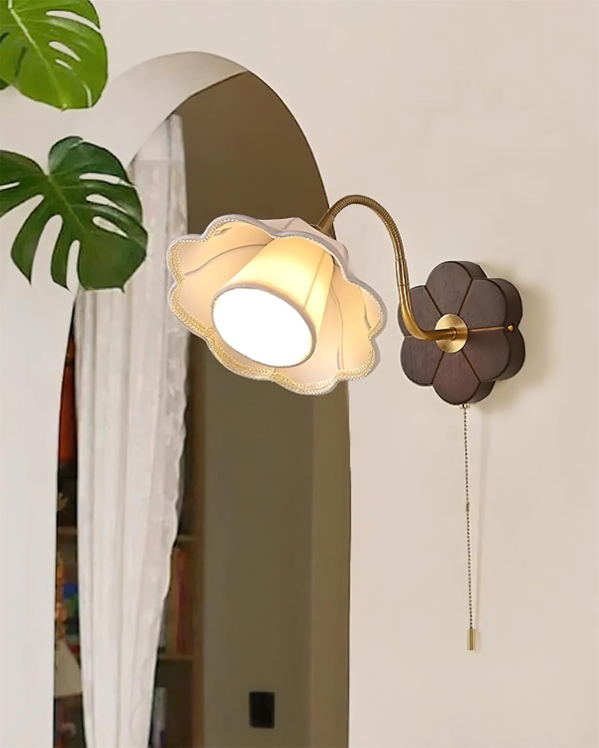Renuaria Wall Lamp