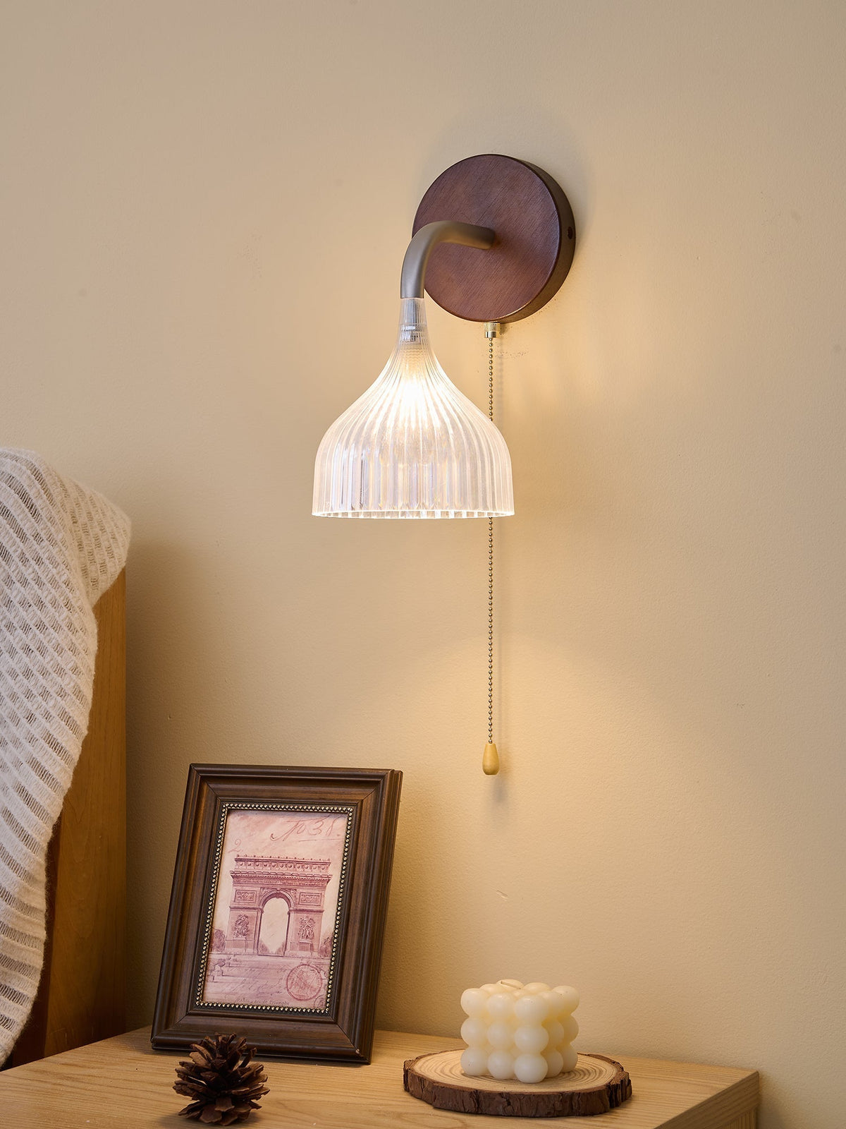 Cimararae elegant klassisk vägglampa i trä