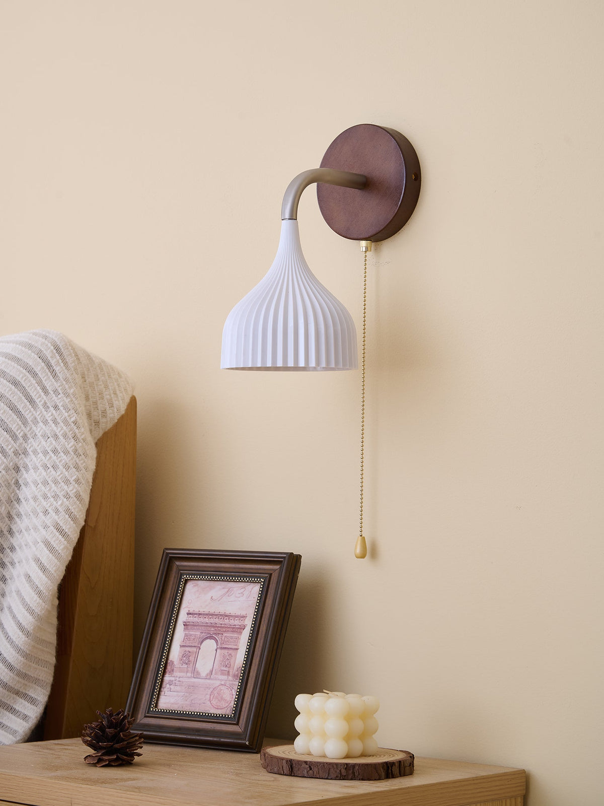 Cimararae elegant klassisk vägglampa i trä