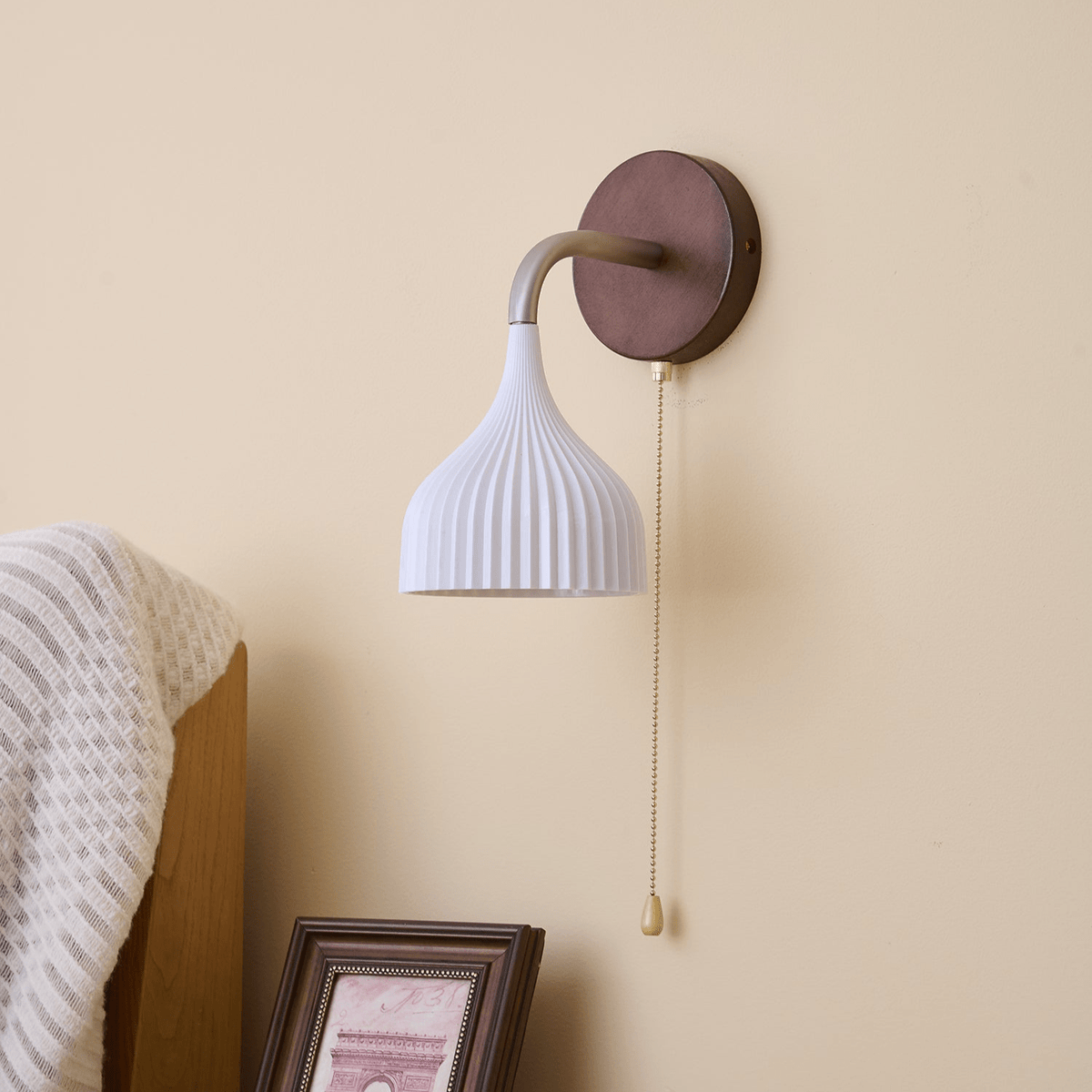 Cimararae elegant klassisk vägglampa i trä