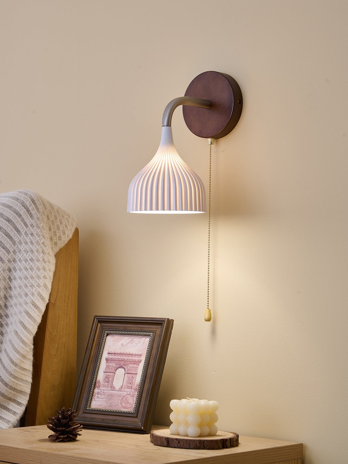 Cimararae elegant klassisk vägglampa i trä
