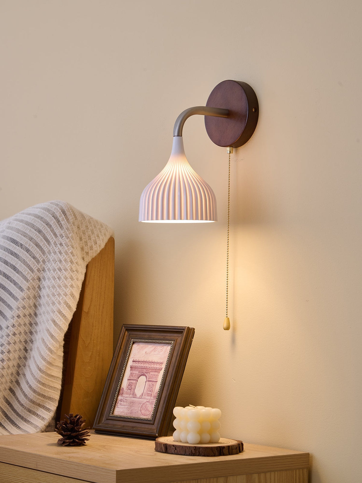 Cimararae elegant klassisk vägglampa i trä