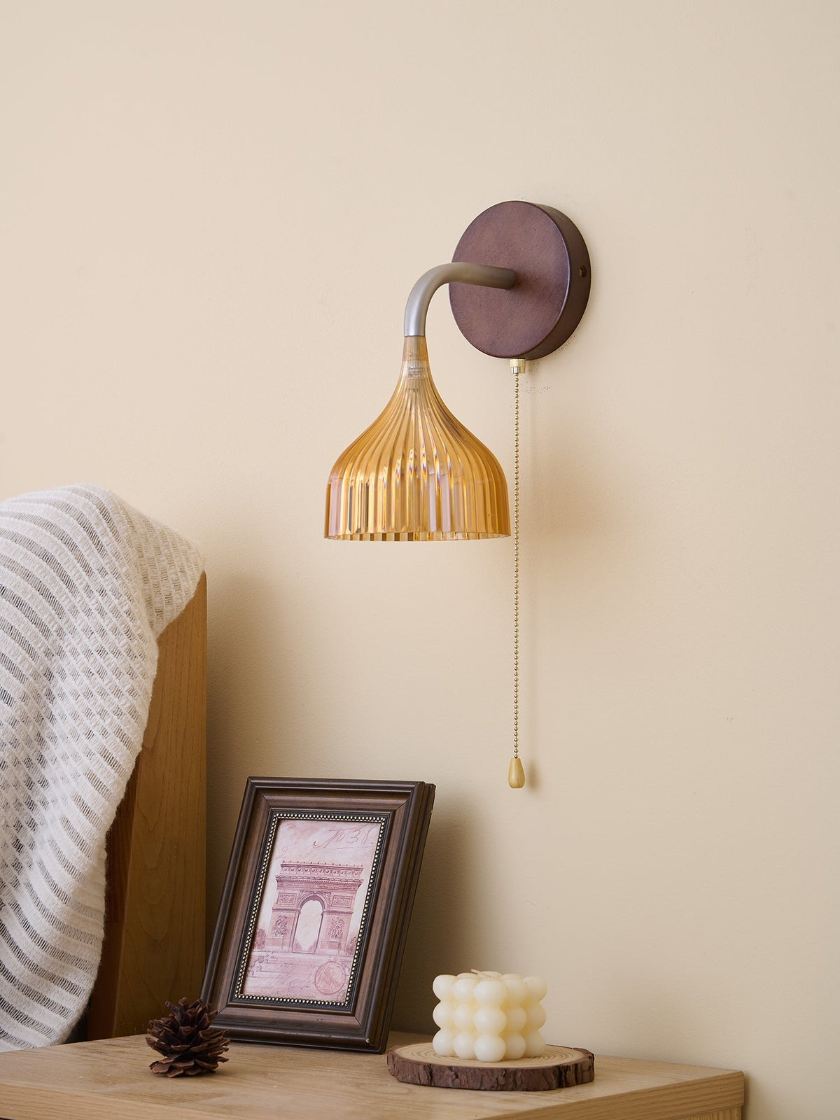 Cimararae elegant klassisk vägglampa i trä