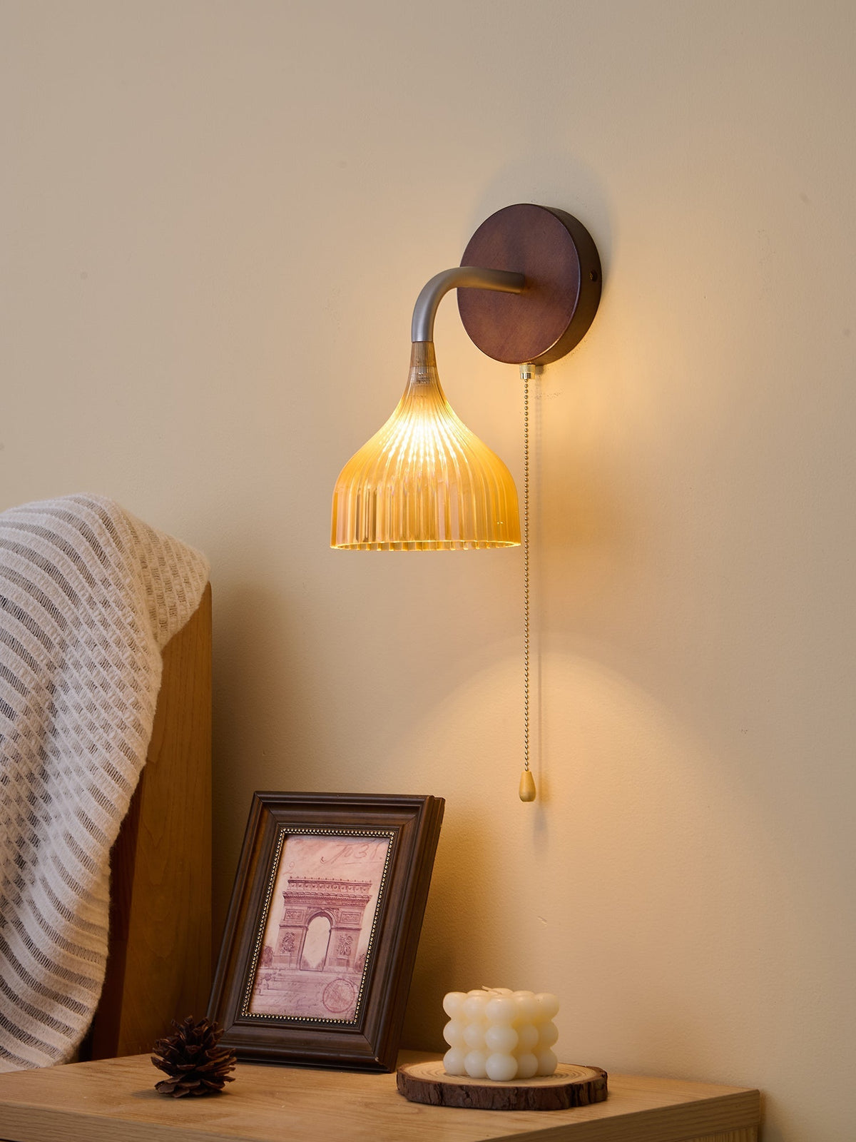 Cimararae elegant klassisk vägglampa i trä