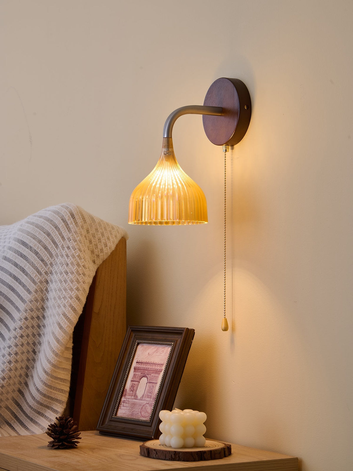 Cimararae elegant klassisk vägglampa i trä