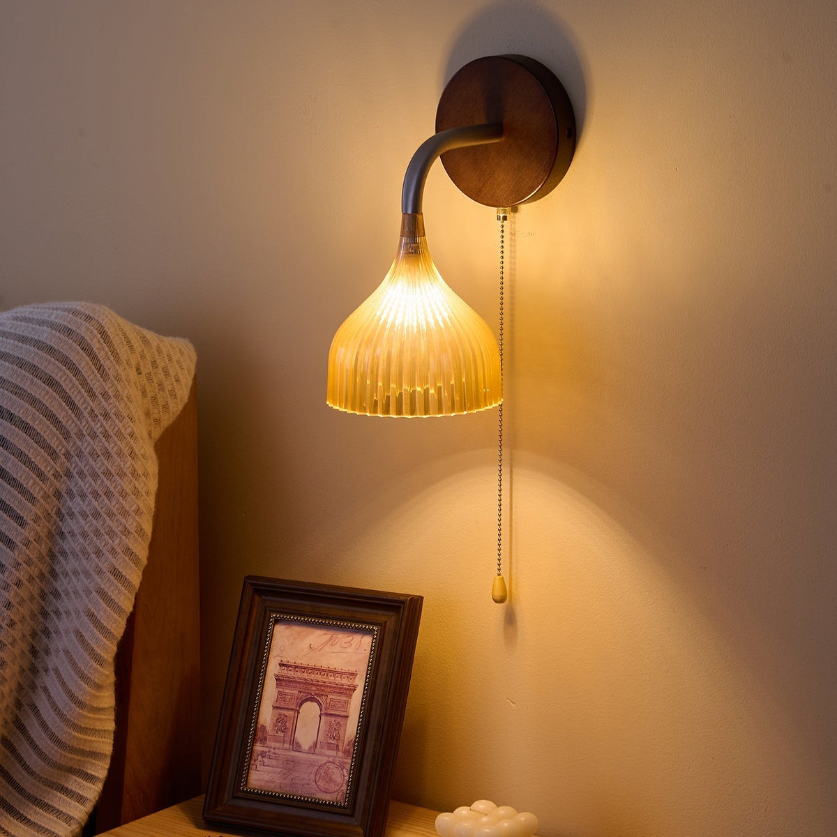 Cimararae elegant klassisk vägglampa i trä