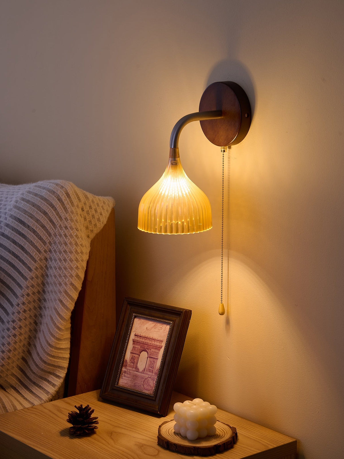 Cimararae elegant klassisk vägglampa i trä