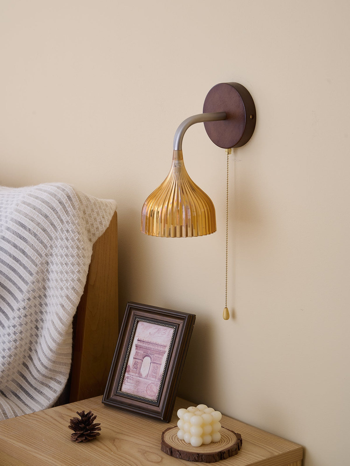 Cimararae elegant klassisk vägglampa i trä