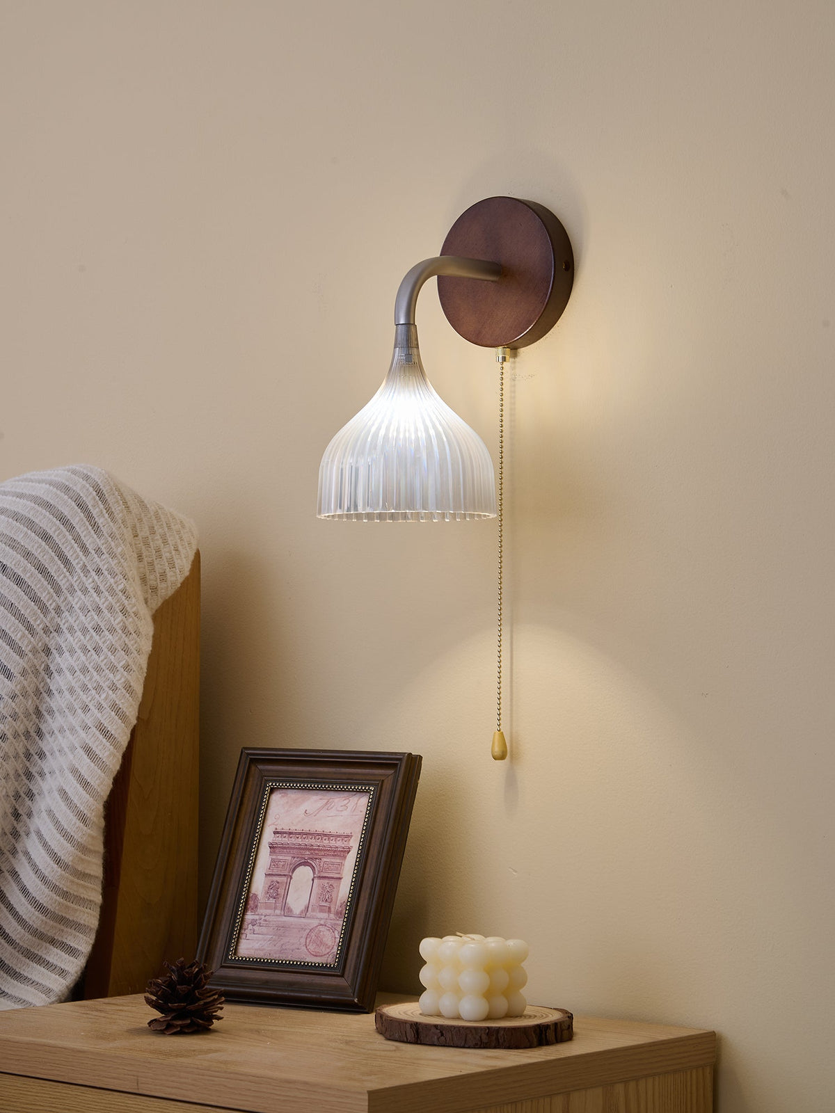 Cimararae elegant klassisk vägglampa i trä