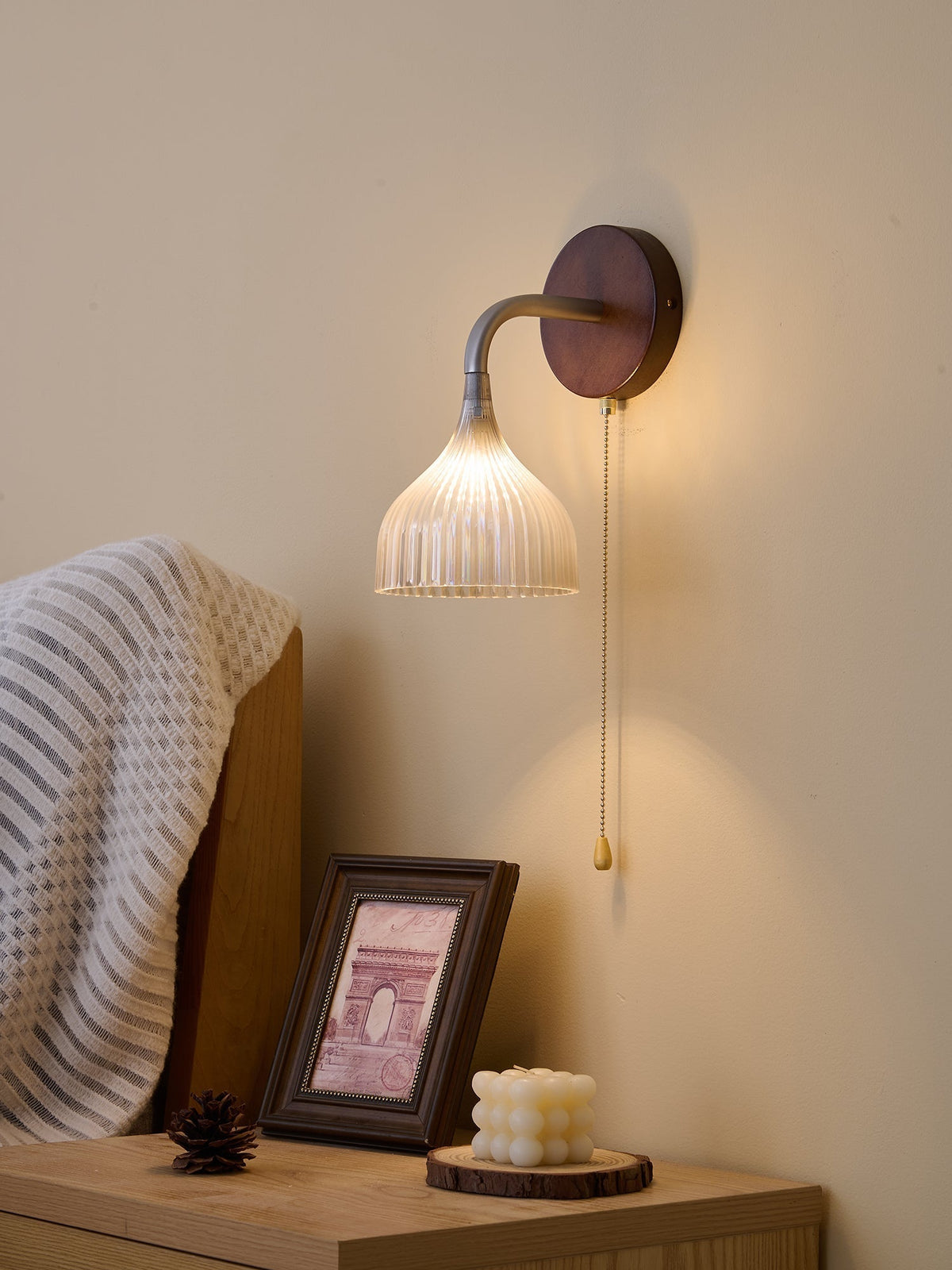 Cimararae elegant klassisk vägglampa i trä