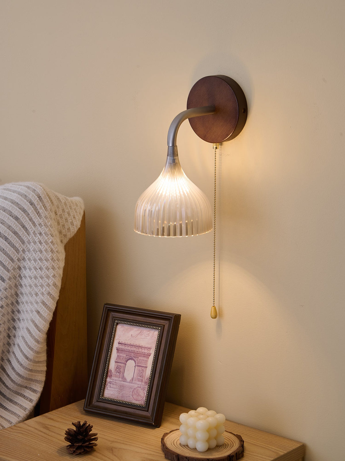 Cimararae elegant klassisk vägglampa i trä