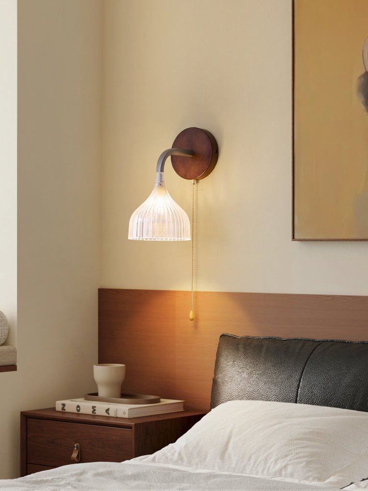 Cimararae elegant klassisk vägglampa i trä