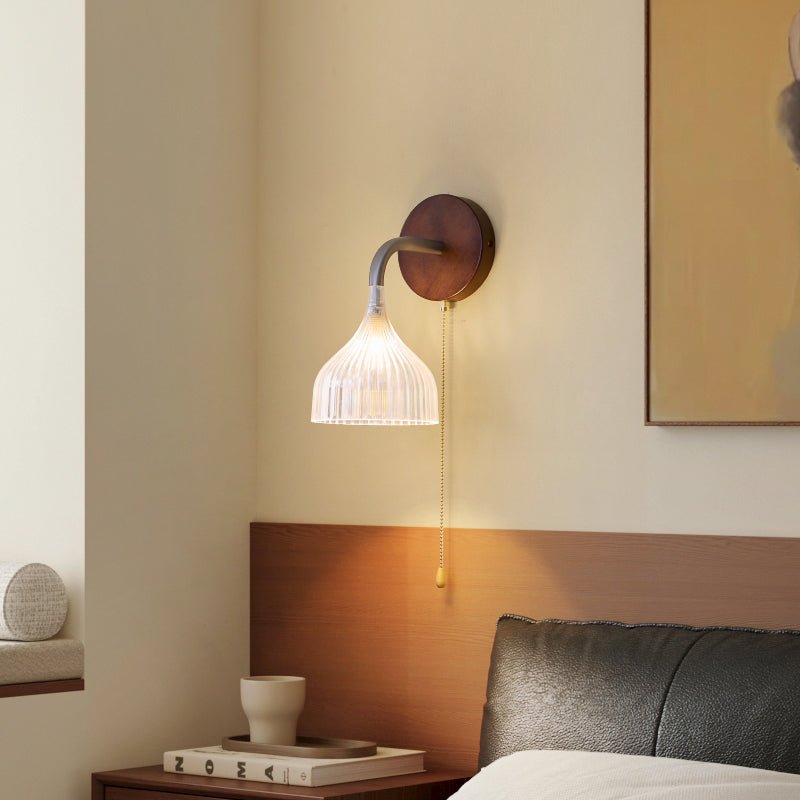 Cimararae elegant klassisk vägglampa i trä