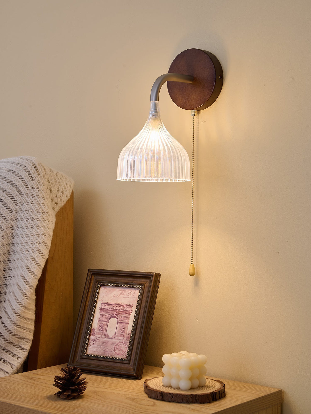 Cimararae elegant klassisk vägglampa i trä