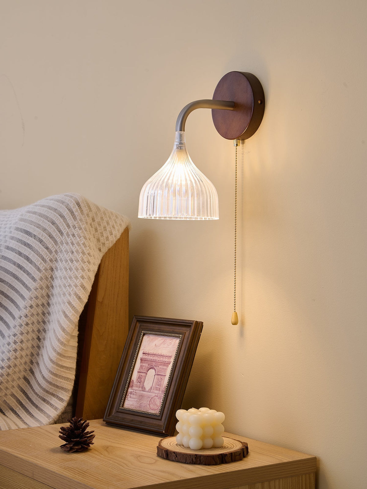 Cimararae elegant klassisk vägglampa i trä