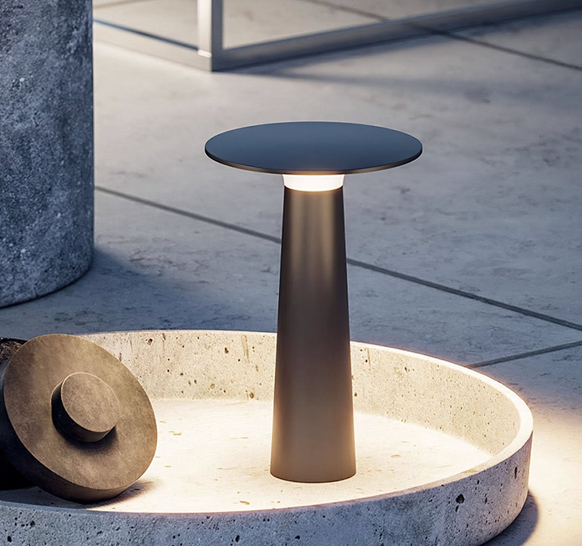 Gwil diskformet udendørs bordlampe