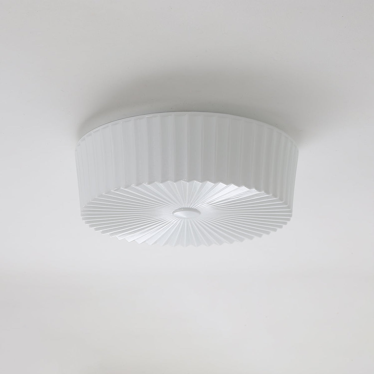 Candeeiro de teto Celeena com vidro em forma de tambor, radiante