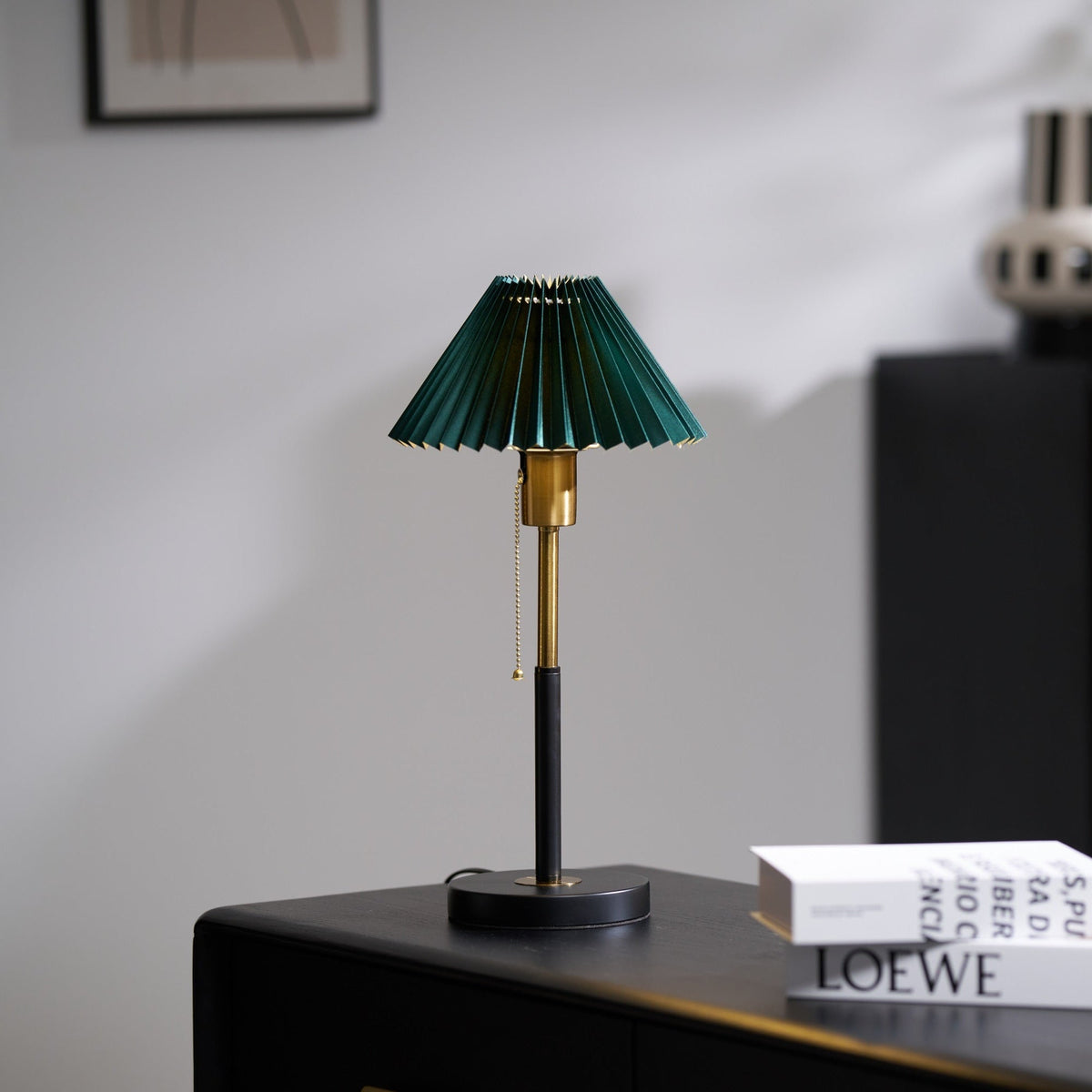 Mevzo minimalistisk bordslampa i keramik