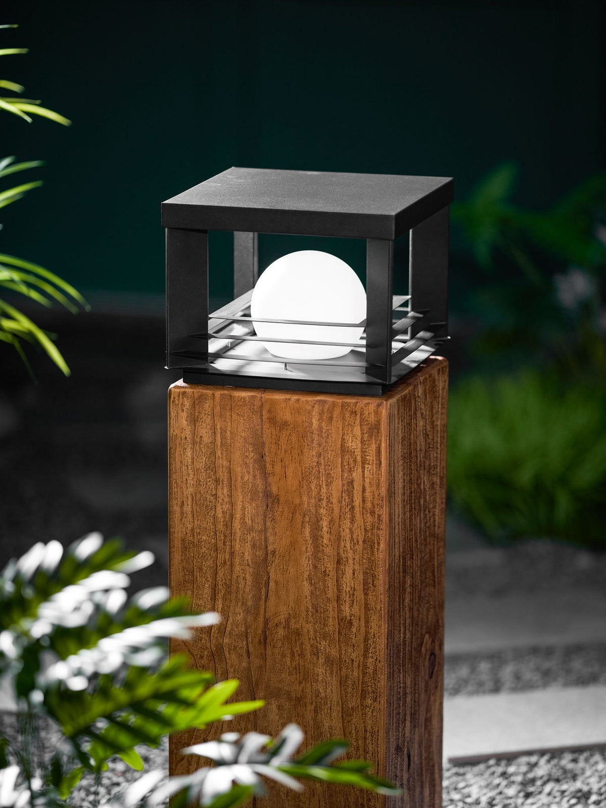 Norarine udendørslampe i kasseform