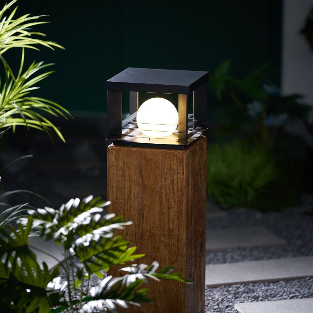 Norarine udendørslampe i kasseform