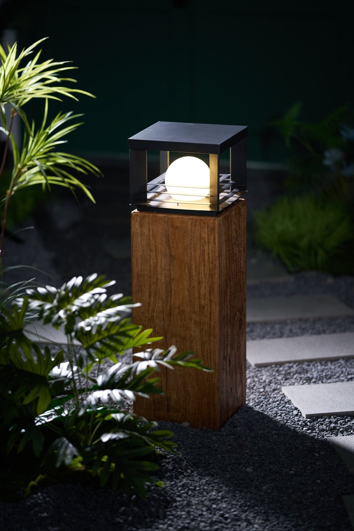 Norarine udendørslampe i kasseform