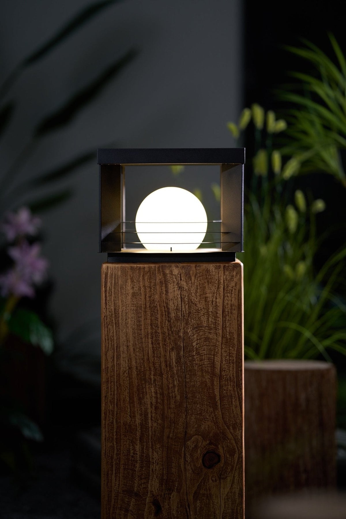 Norarine udendørslampe i kasseform