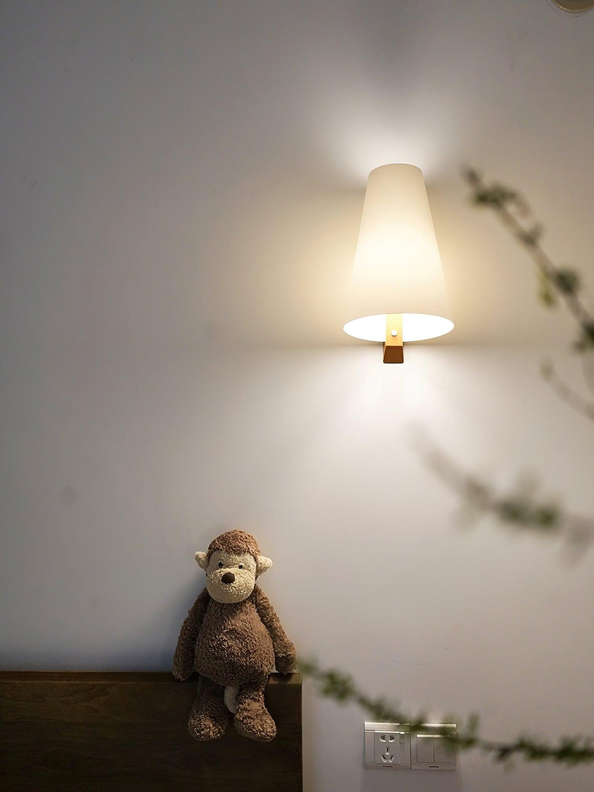 Miriam modern minimalistisk vägglampa i plast