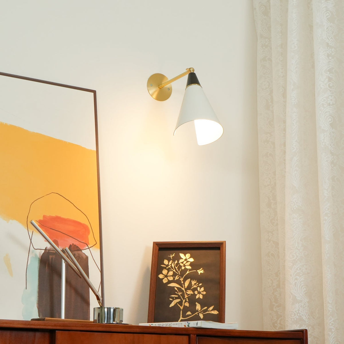 Orieiella modern minimalistisk vägglampa i mässing