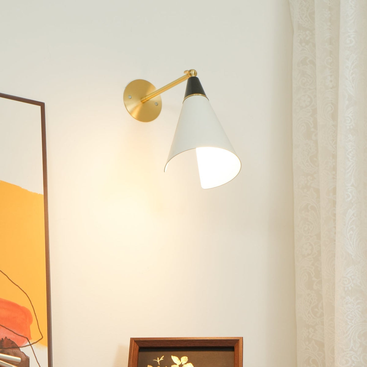 Orieiella modern minimalistisk vägglampa i mässing