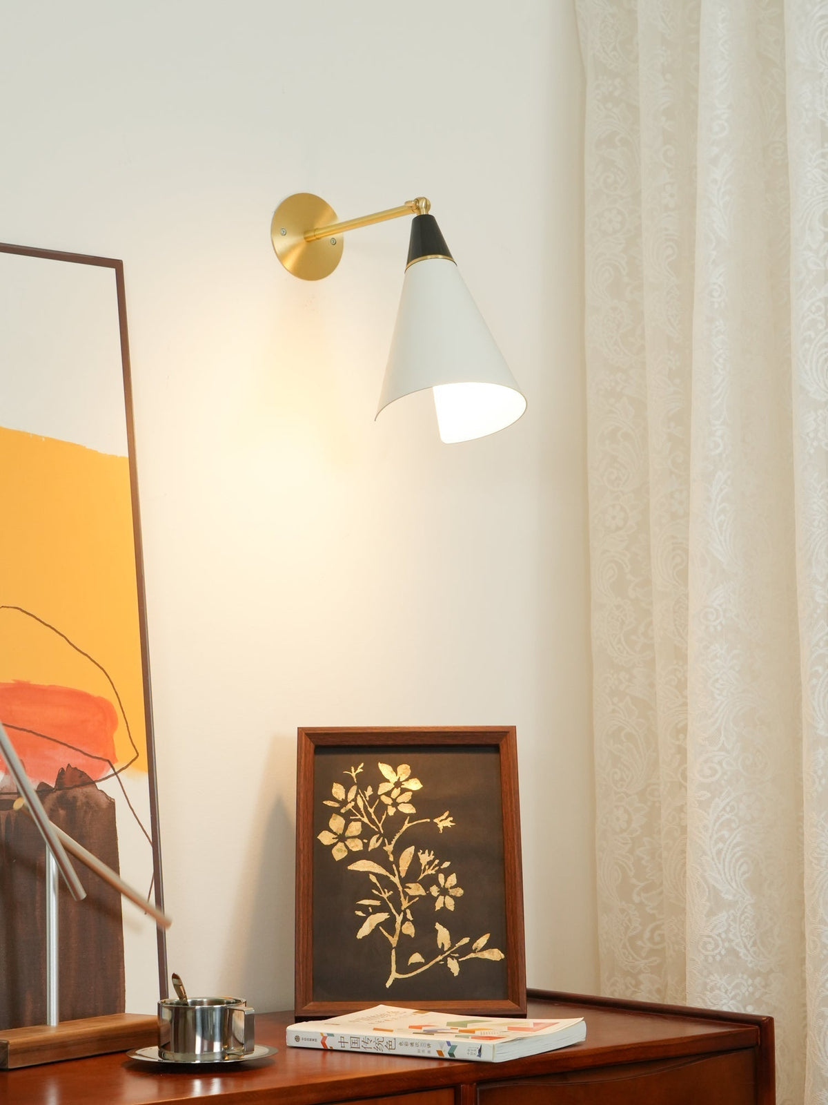 Orieiella modern minimalistisk vägglampa i mässing