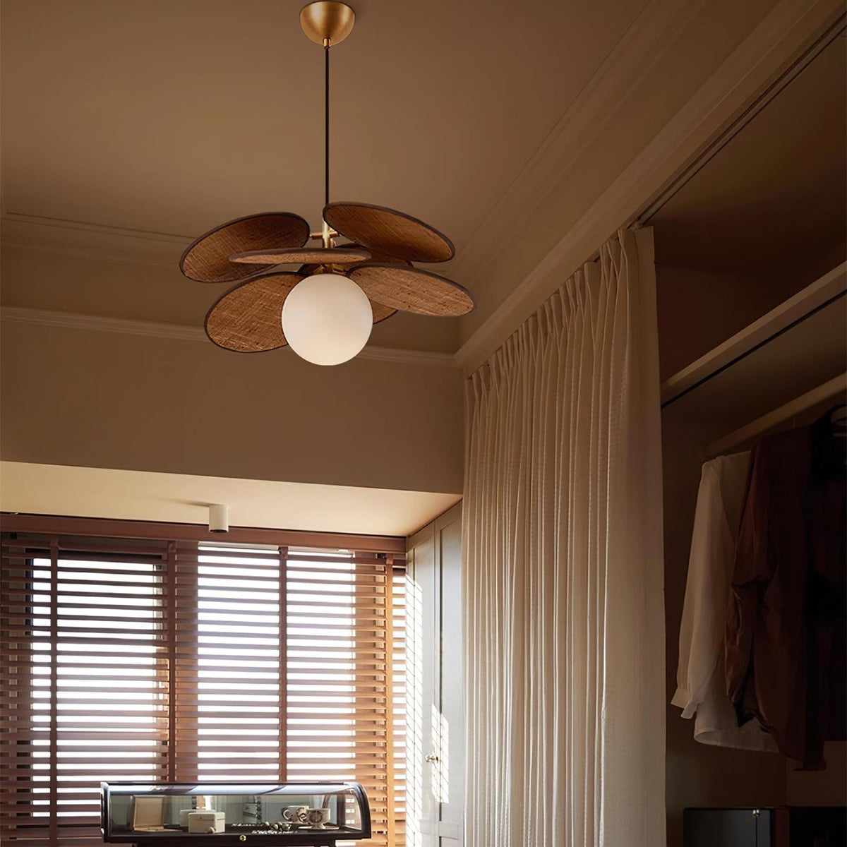 Elvo Wooden Petal Pendant Light