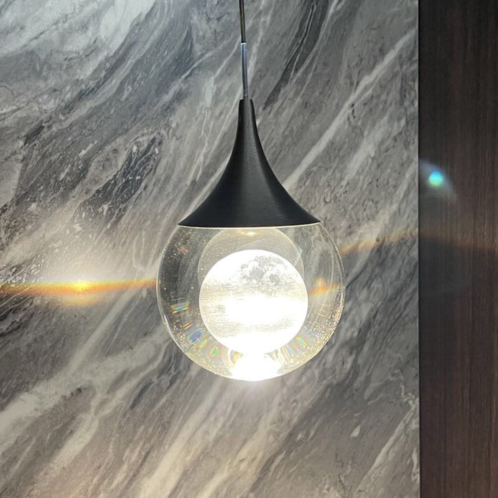 Candeeiro suspenso minimalista Aria, em metal com forma de lua, preto