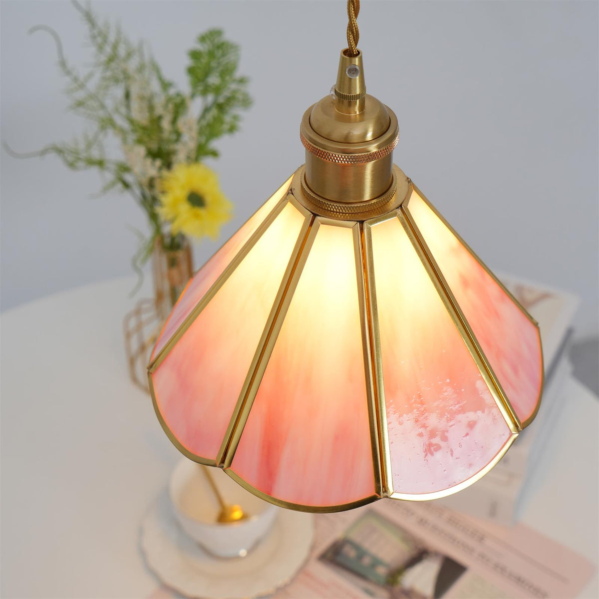 Lione-pendellampe i pinkfarvet glas