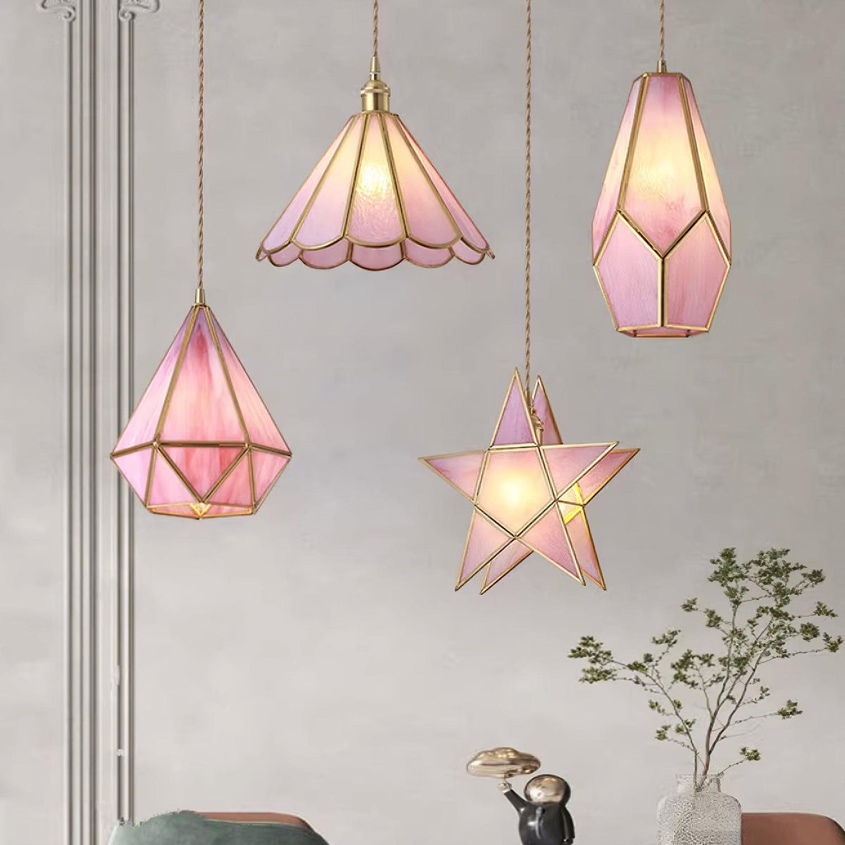Lione-pendellampe i pinkfarvet glas
