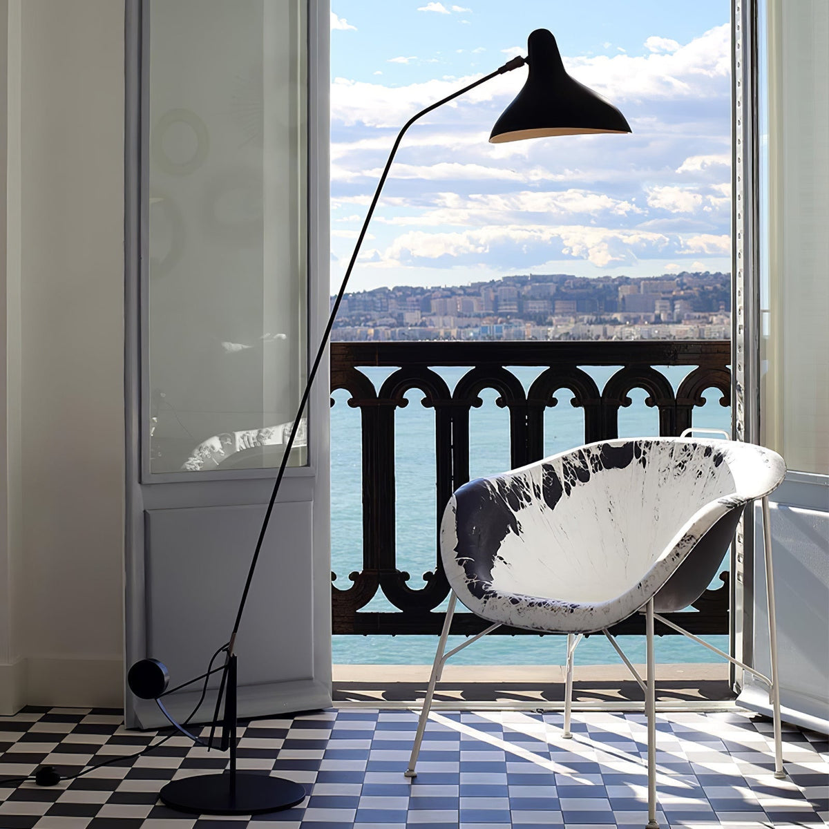 ArcMotion gulvlampe med mantisarm