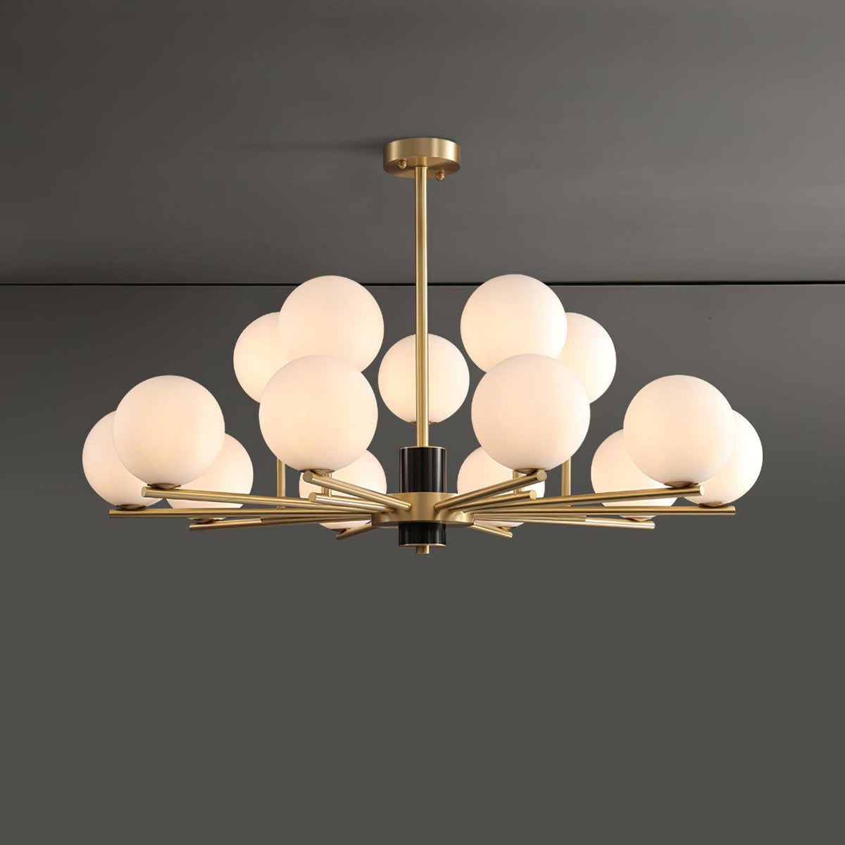 Covynel messinglysekrone i mid-century-stil