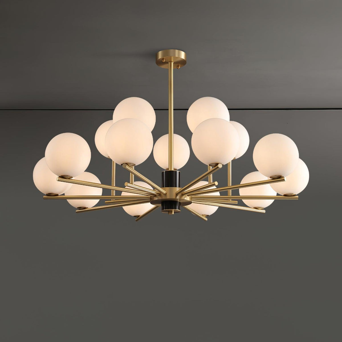 Covynel messinglysekrone i mid-century-stil