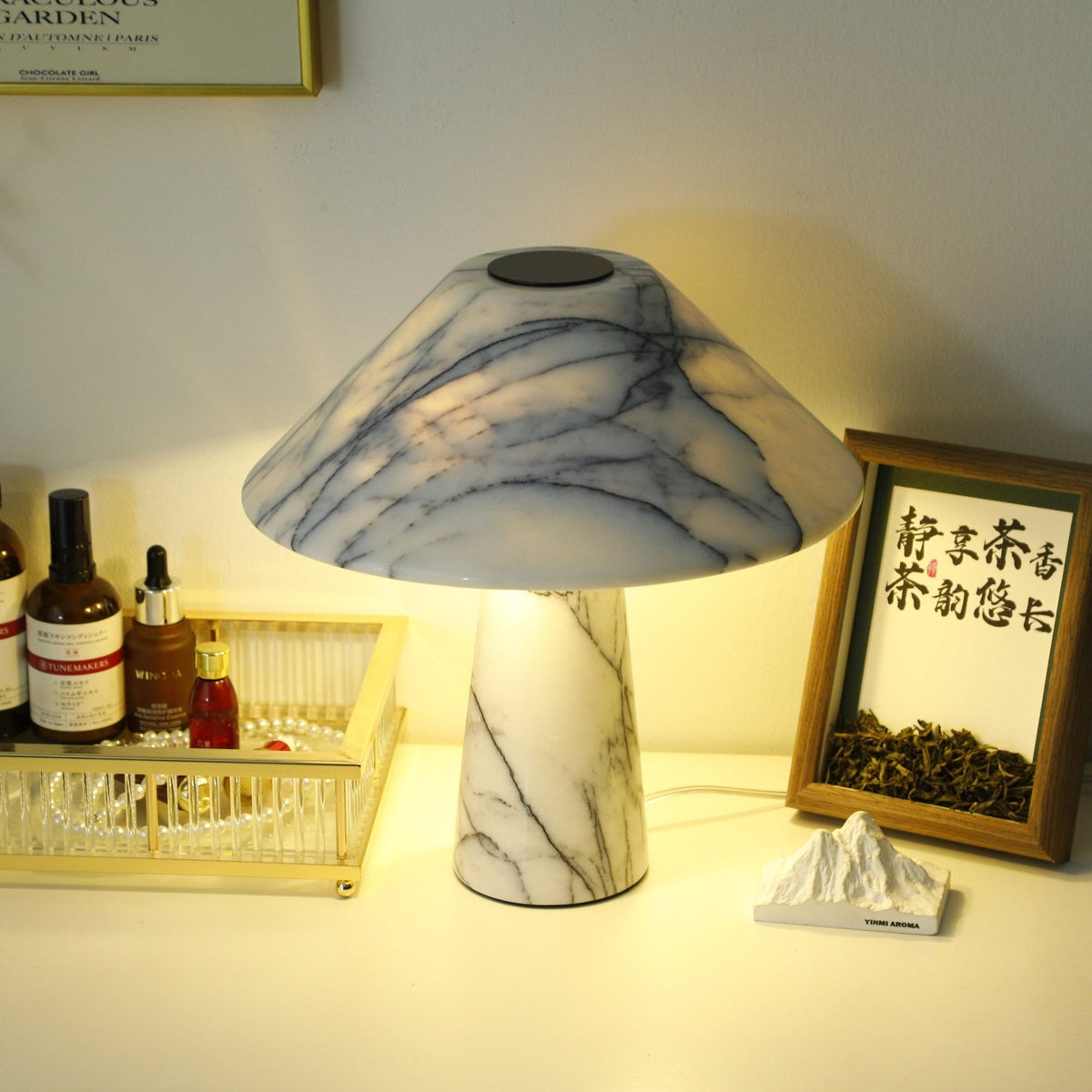 Dashiell moderne marmorbordlampe