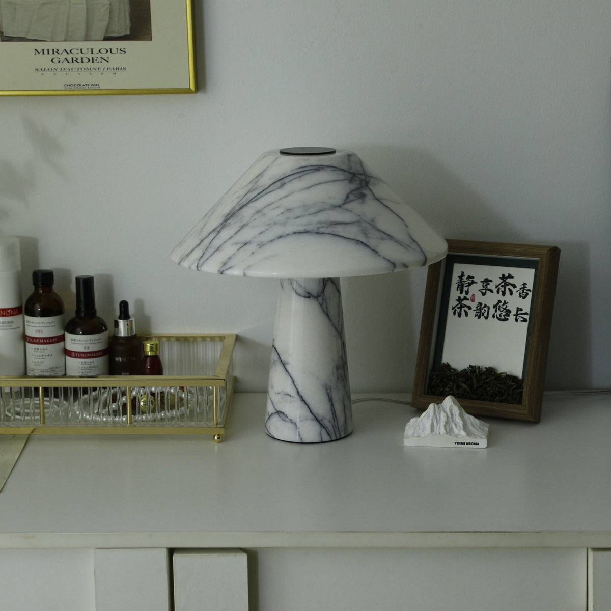 Dashiell moderne marmorbordlampe