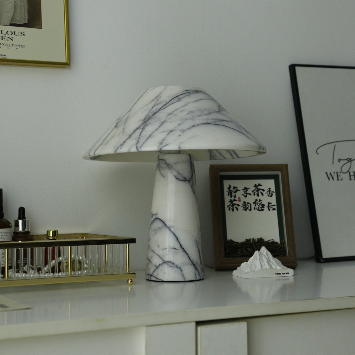 Dashiell moderne marmorbordlampe