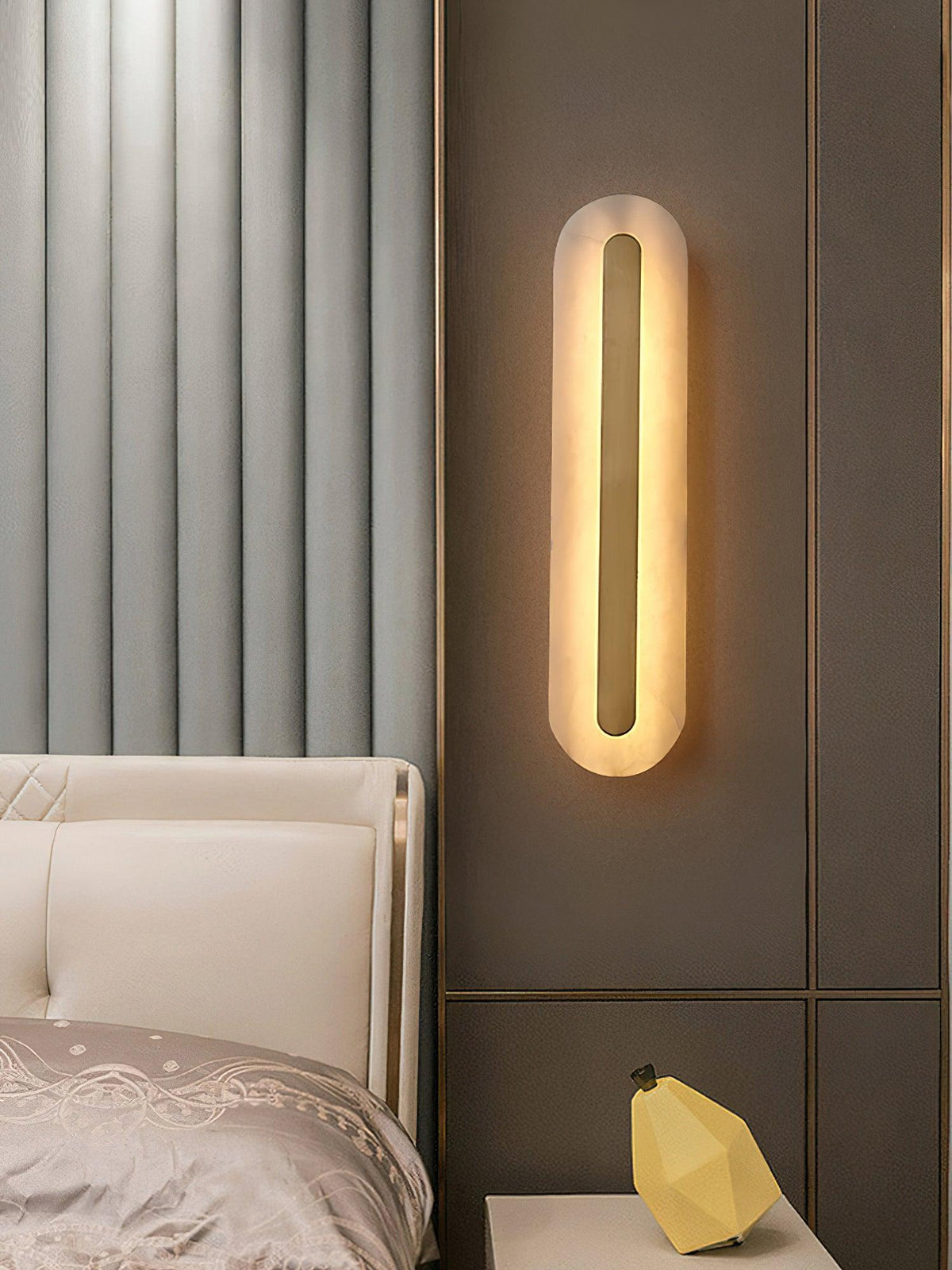 Selvia minimalistisk vägglampa i alabaster